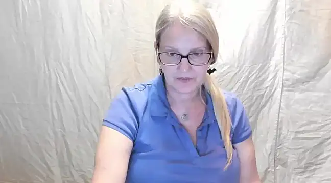 irinamaux online show from February 21, 7:56 am