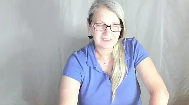 irinamaux online show from February 21, 5:09 pm