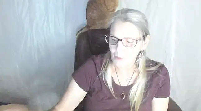 irinamaux online show from February 27, 4:32 pm