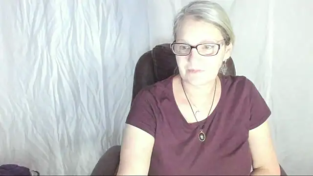 irinamaux online show from March 1, 7:51 am