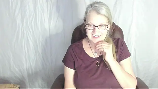 irinamaux online show from March 2, 5:23 am