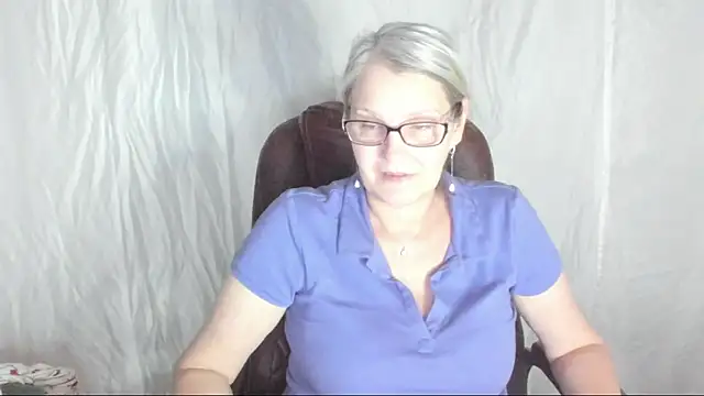 irinamaux online show from March 21, 2:29 pm