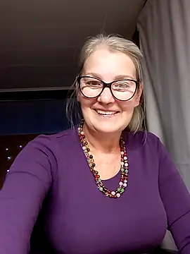 irinamaux online show from September 17, 4:47 am