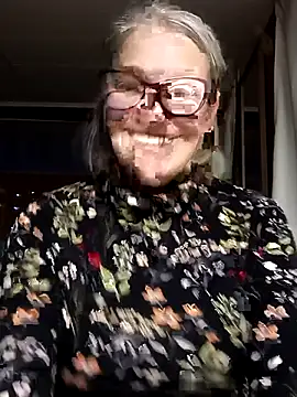 irinamaux online show from September 28, 5:29 pm