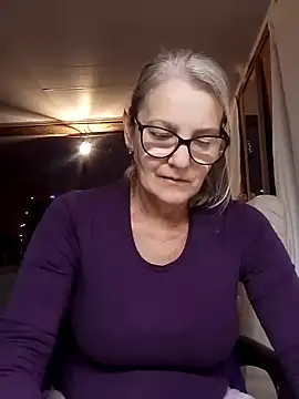 irinamaux online show from October 28, 11:18 pm