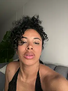 Brunettexio online show from February 2, 1:12 am