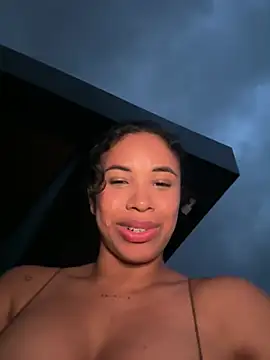 Brunettexio online show from February 8, 11:24 pm