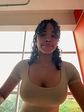 Brunettexio online show from February 14, 2:12 pm