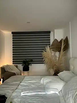 Brunettexio online show from September 25, 11:41 pm