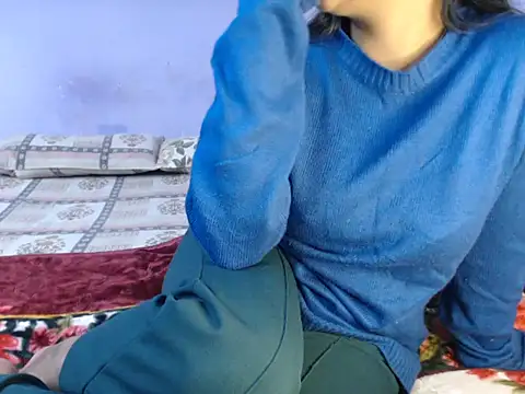 Freya nia online show from December 7, 4:47 pm