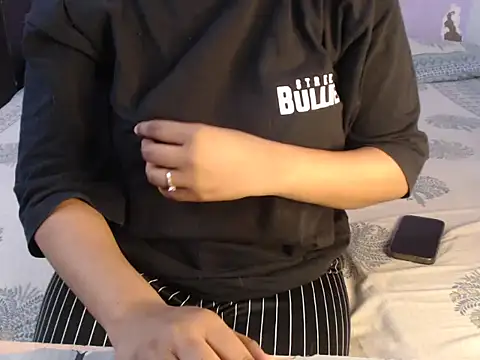 Freya nia online show from January 5, 1:47 pm