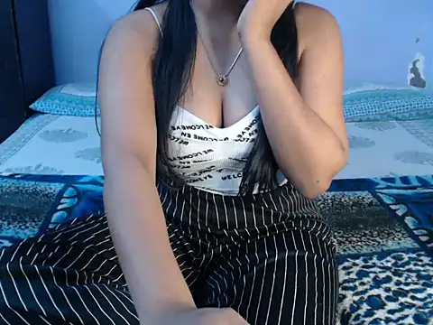 Freya nia online show from January 6, 11:18 am