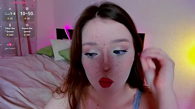 lexxxxxxi online show from September 17, 7:04 pm