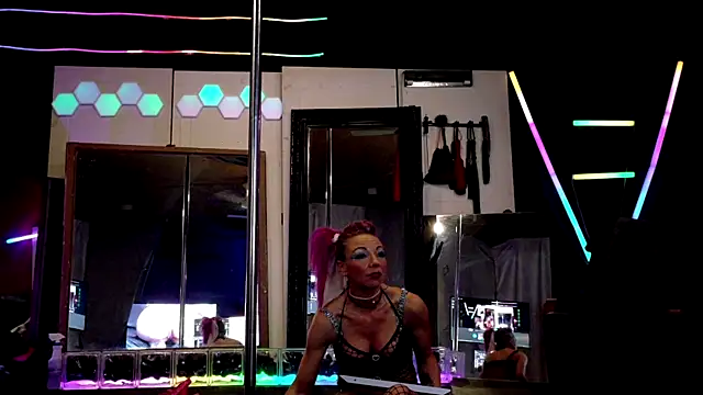 Snapshot of MadisonMarie chatting on September 14, 5:28 am MadisonMarie online show from September 14, 5:28 am