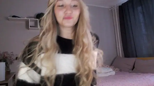 Snapshot of Milk_Bunny chatting on December 9, 11:47 am Milk Bunny online show from December 9, 11:47 am