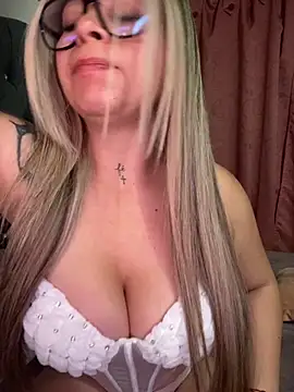 CristalGmez online show from September 19, 2:13 am