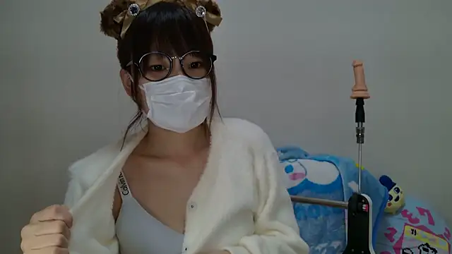 hi---chan- online show from February 5, 7:10 pm