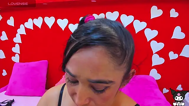 charlotte-11 online show from March 17, 6:32 pm