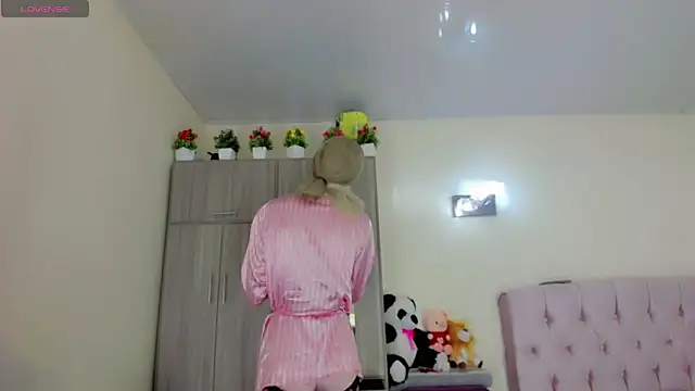 Snapshot of Victoria_Kastelo chatting on December 12, 7:26 pm Victoria Kastelo online show from December 12, 7:26 pm