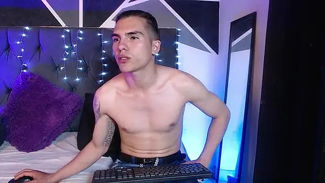 Snapshot of _Tattoo_Couple chatting on January 12, 12:28 am Tattoo Couple online show from January 12, 12:28 am