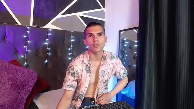 Snapshot of _Tattoo_Couple chatting on January 13, 9:31 pm Tattoo Couple online show from January 13, 9:31 pm