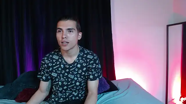 Snapshot of _Tattoo_Couple chatting on February 7, 2:15 pm Tattoo Couple online show from February 7, 2:15 pm