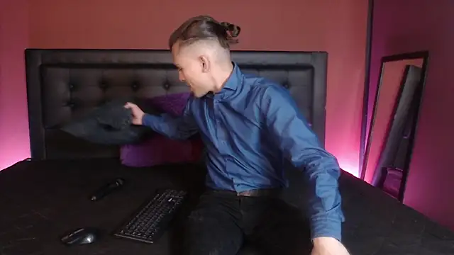 Snapshot of _Tattoo_Couple chatting on February 17, 1:21 pm Tattoo Couple online show from February 17, 1:21 pm