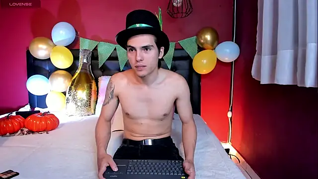 Snapshot of _Tattoo_Couple chatting on September 26, 2:21 pm Tattoo Couple online show from September 26, 2:21 pm