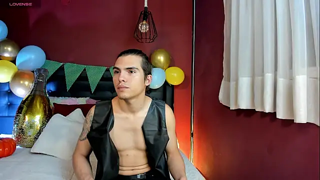 Snapshot of _Tattoo_Couple chatting on October 1, 2:12 pm Tattoo Couple online show from October 1, 2:12 pm