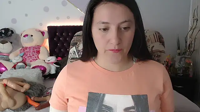 Snapshot of Lorenahot_06 chatting on March 3, 6:22 pm Lorenahot 06 online show from March 3, 6:22 pm