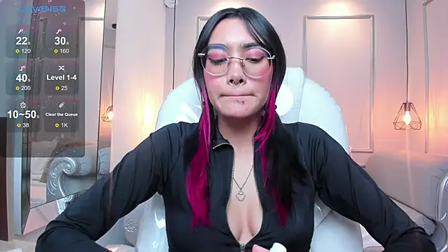 AzuraKindong online show from January 17, 1:25 am