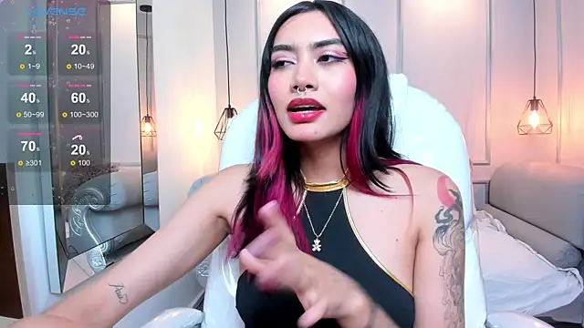 AzuraKindong online show from January 23, 1:41 am