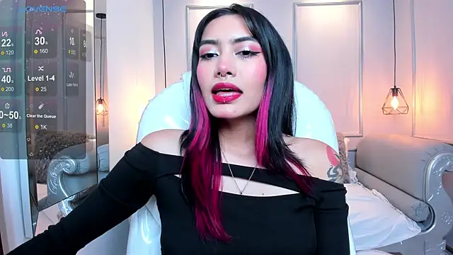 AzuraKindong online show from February 6, 7:18 pm