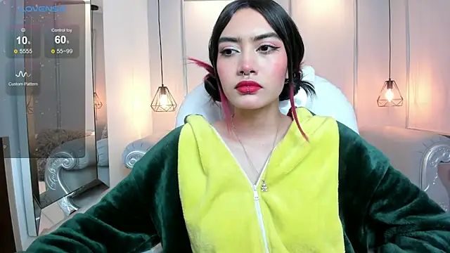 AzuraKindong online show from February 10, 7:28 pm