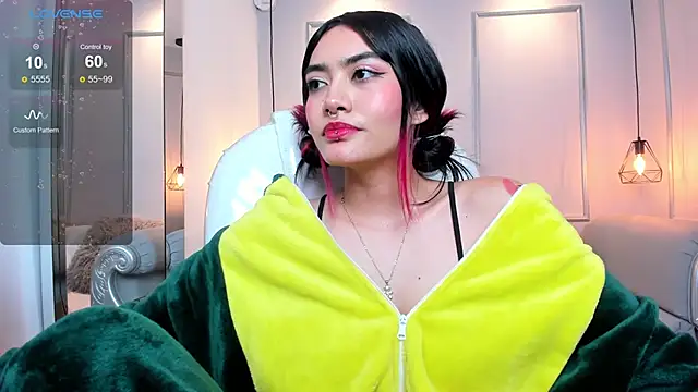 AzuraKindong online show from February 11, 1:31 am