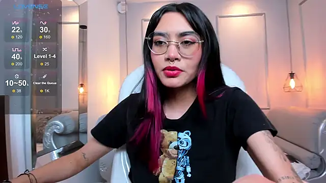 AzuraKindong online show from February 13, 10:11 pm