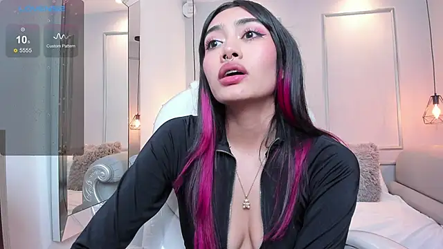 AzuraKindong online show from February 18, 2:05 am