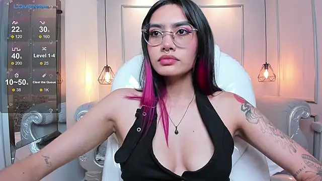 AzuraKindong online show from March 3, 10:20 pm