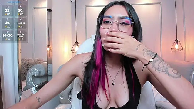 AzuraKindong online show from March 4, 1:23 am