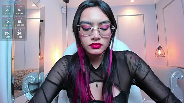 AzuraKindong online show from March 8, 10:45 pm