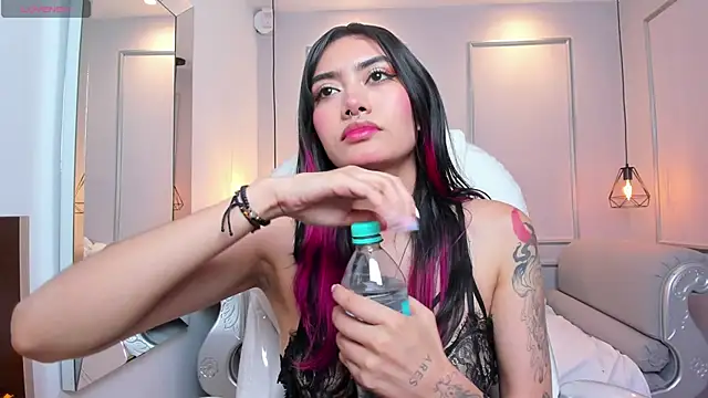 AzuraKindong online show from March 13, 10:10 pm