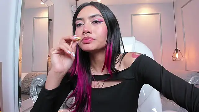 AzuraKindong online show from March 15, 1:41 am