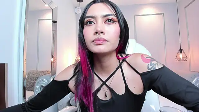 AzuraKindong online show from March 18, 7:31 pm