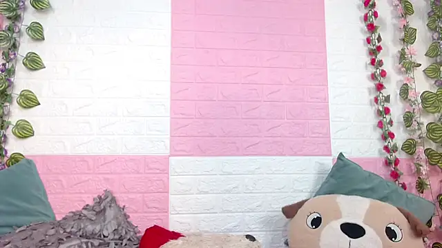 AnyaFloyd69 online show from February 27, 9:36 pm