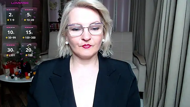 BlondeBrilliant7 online show from December 21, 8:21 pm