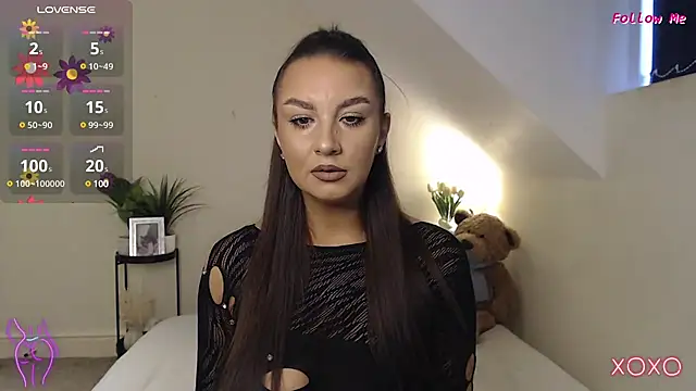 SecretSienna online show from March 16, 8:10 am