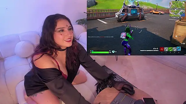 Snapshot of freya_bella_ chatting on March 17, 3:03 am freya bella online show from March 17, 3:03 am