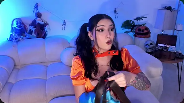 Snapshot of freya_bella_ chatting on October 16, 7:53 am freya bella online show from October 16, 7:53 am