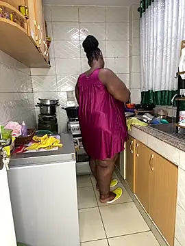 MsWhiteChocolatte online show from January 3, 1:47 pm