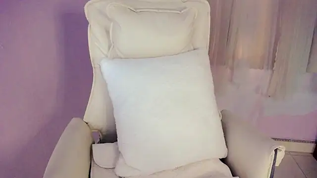   18Angel   online show from November 19, 6:46 am